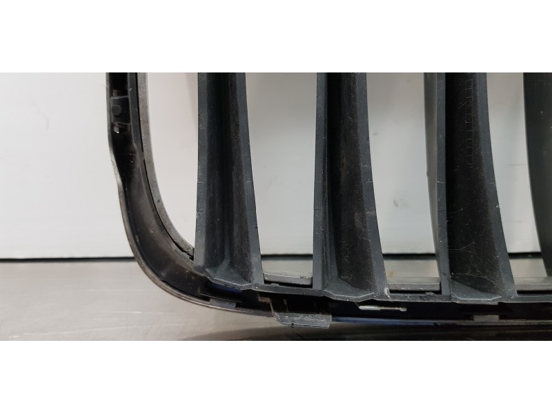 Recambio de rejilla paragolpes izquierda para bmw x1 (e84) sdrive 18d referencia OEM IAM 51112993305  