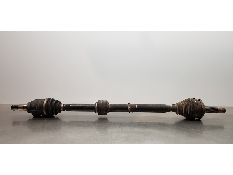 Recambio de transmision delantera derecha para toyota avensis touring sports executive referencia OEM IAM 4341005451  