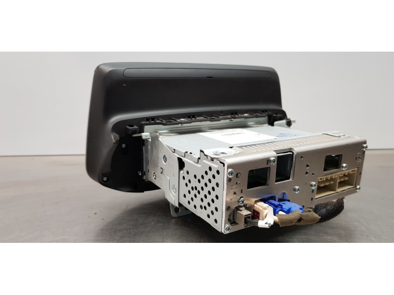 Recambio de pantalla multifuncion para hyundai i30 fastback tecno referencia OEM IAM 96160G4210RET  