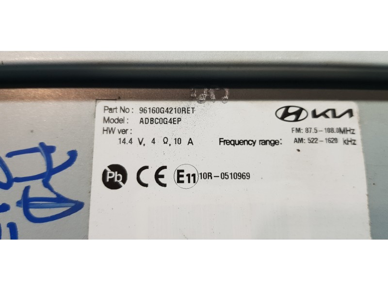 Recambio de pantalla multifuncion para hyundai i30 fastback tecno referencia OEM IAM 96160G4210RET  