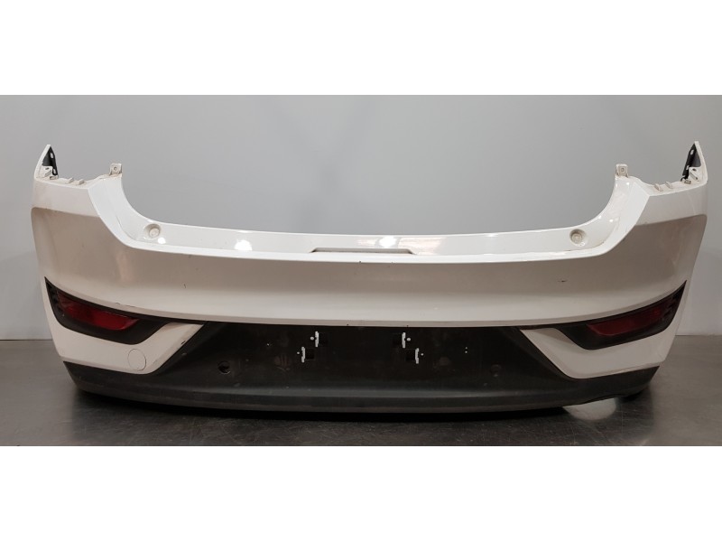 Recambio de paragolpes trasero para hyundai i30 fastback tecno referencia OEM IAM 86640G4AC0  
