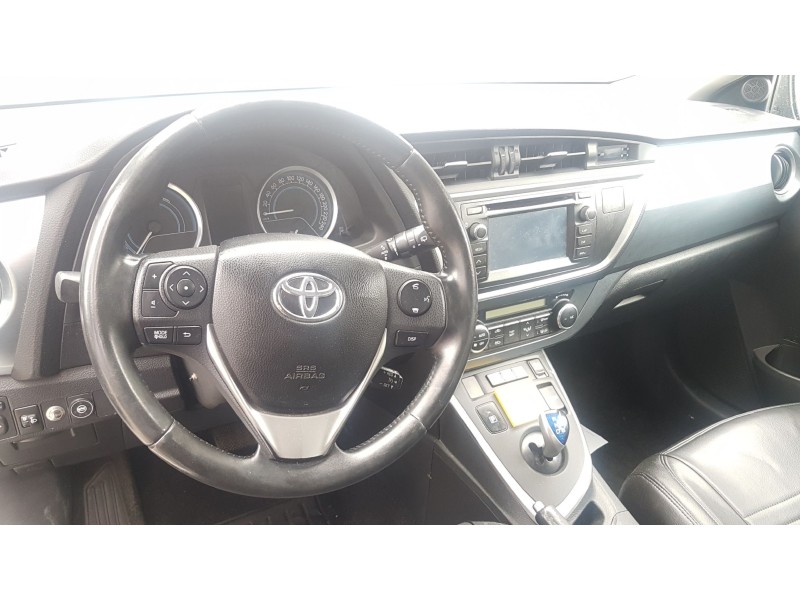 toyota auris touring sports (e18) del año 2015