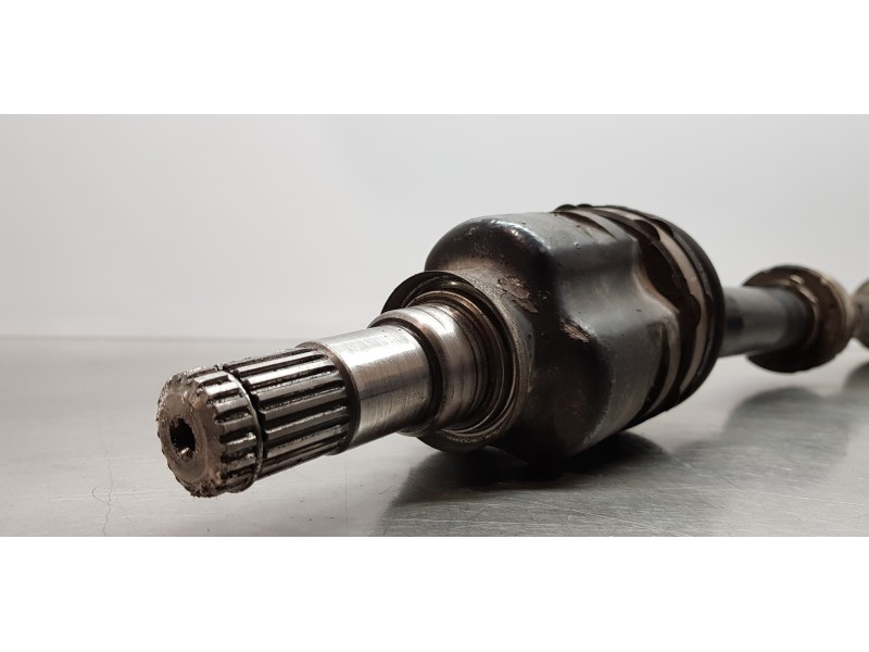 Recambio de transmision delantera derecha para toyota avensis touring sports executive referencia OEM IAM 4341005451  