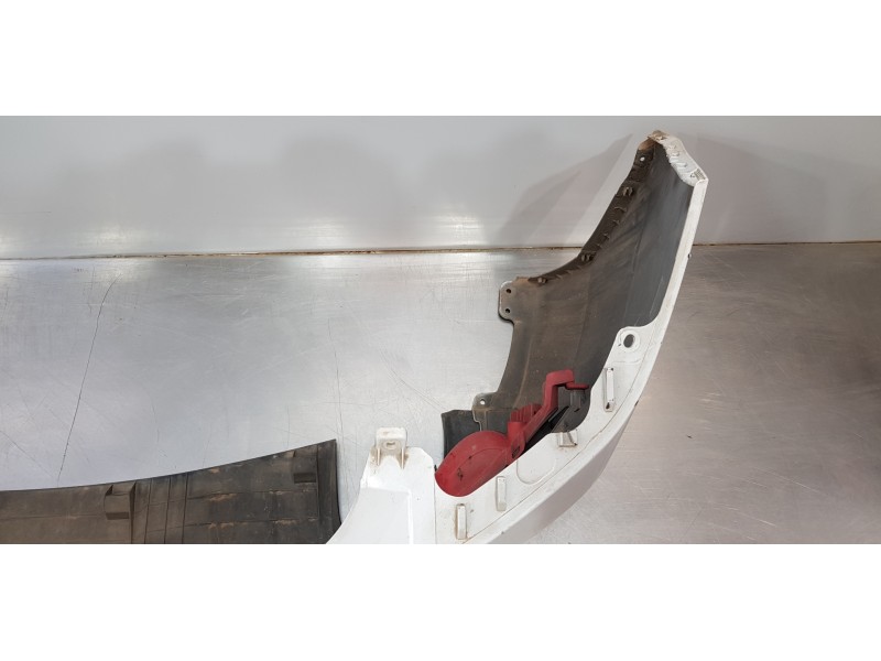 Recambio de paragolpes trasero para hyundai i30 fastback tecno referencia OEM IAM 86640G4AC0  