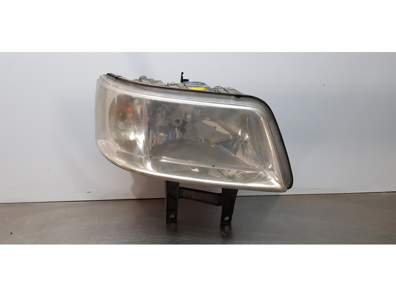 Recambio de faro derecho para volkswagen t5 transporter/furgoneta caja cerrada referencia OEM IAM 0301191302  