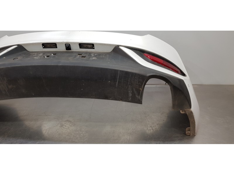 Recambio de paragolpes trasero para hyundai i30 fastback tecno referencia OEM IAM 86640G4AC0  