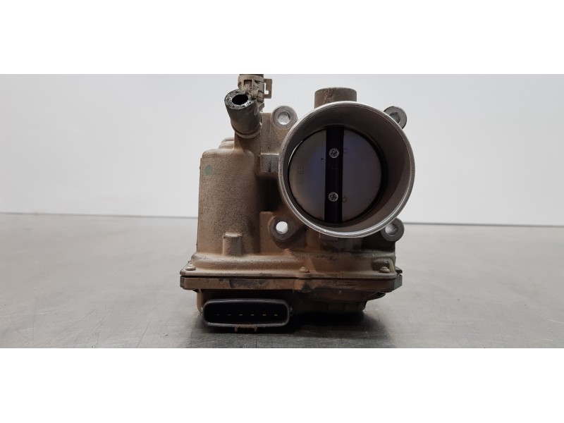 Recambio de caja mariposa para toyota auris hybrid active referencia OEM IAM 2203037060  