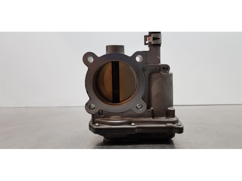 Recambio de caja mariposa para toyota auris hybrid active referencia OEM IAM 2203037060  