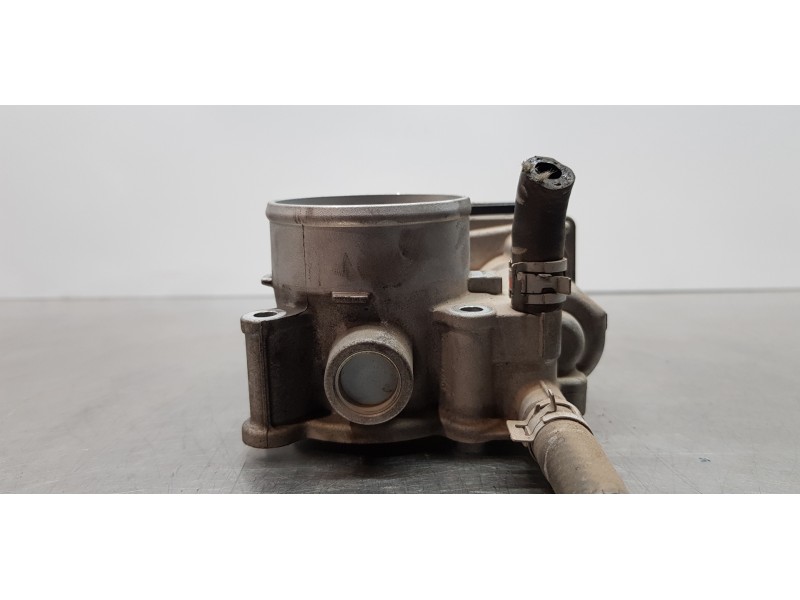 Recambio de caja mariposa para toyota auris hybrid active referencia OEM IAM 2203037060  