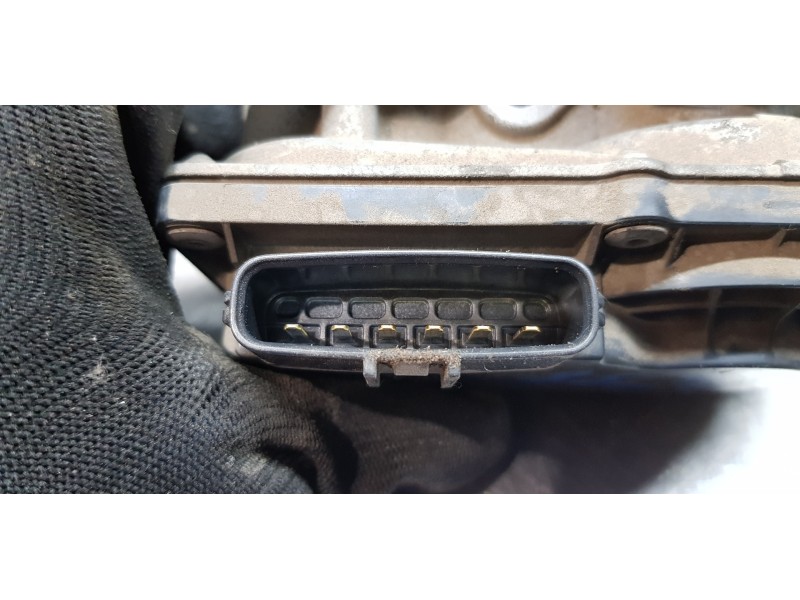 Recambio de caja mariposa para toyota auris hybrid active referencia OEM IAM 2203037060  