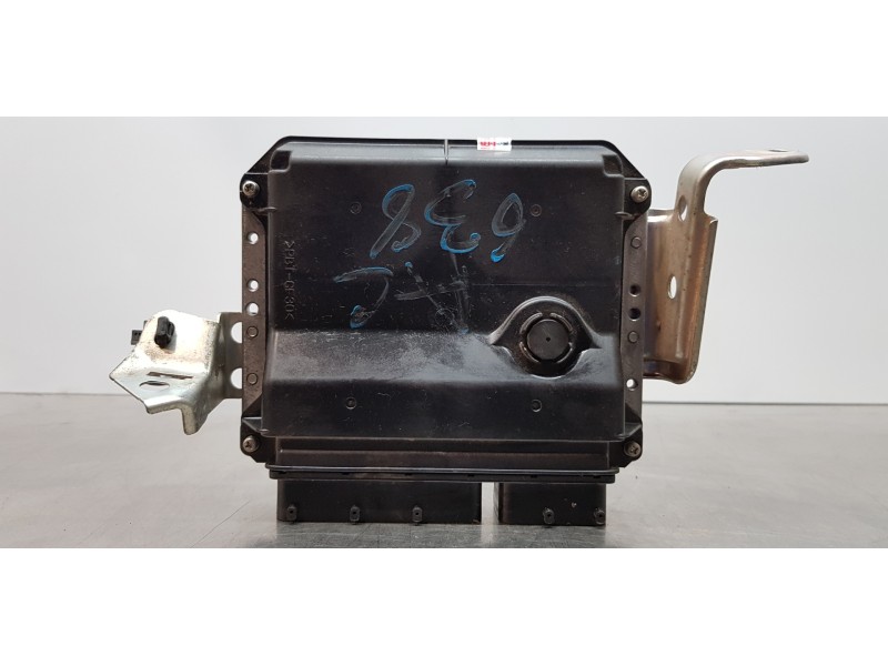 Recambio de centralita motor uce para toyota auris hybrid active referencia OEM IAM 896610Z250  