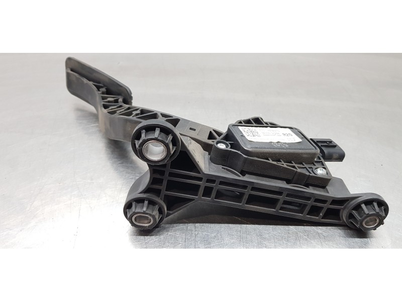 Recambio de pedal acelerador para hyundai i30 fastback tecno referencia OEM IAM 32700G4200  