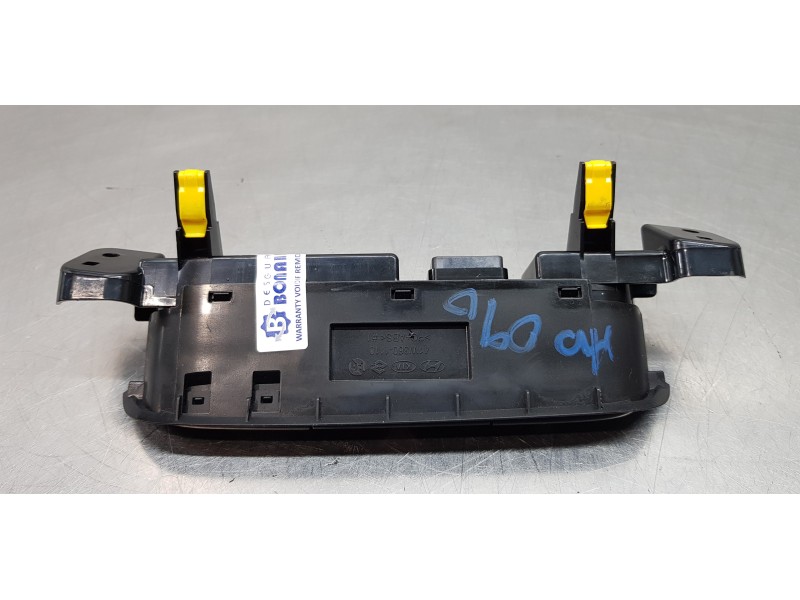 Recambio de warning para kia ceed sportswagon tech referencia OEM IAM 93600J7000WK 41W3601300 