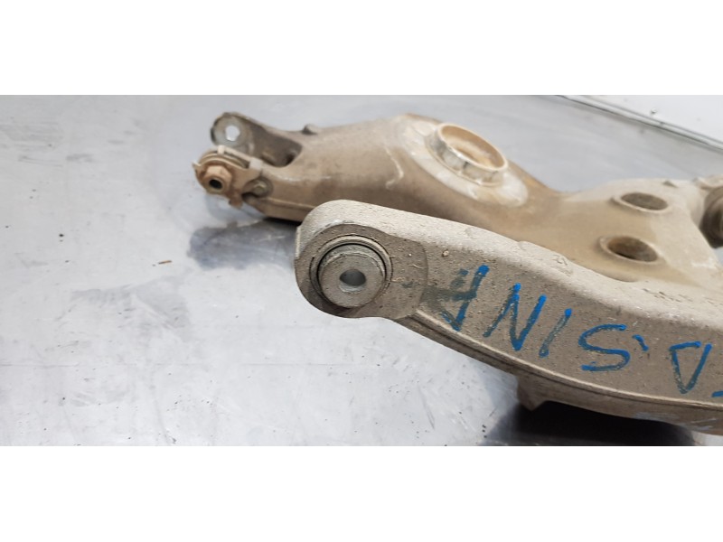 Recambio de brazo suspension inferior trasero derecho para land rover range rover vogue referencia OEM IAM LR037695  