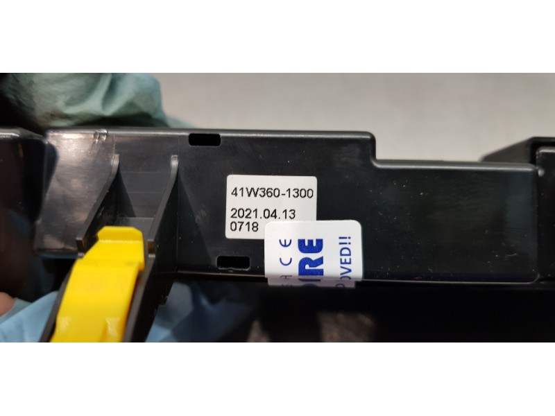 Recambio de warning para kia ceed sportswagon tech referencia OEM IAM 93600J7000WK 41W3601300 