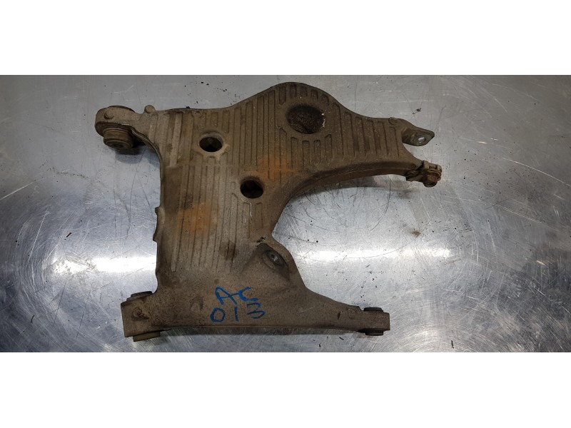 Recambio de brazo suspension inferior trasero derecho para land rover range rover vogue referencia OEM IAM LR037695  