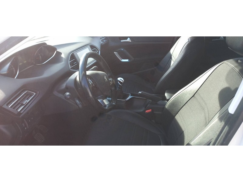 peugeot 308 sw del año 2017