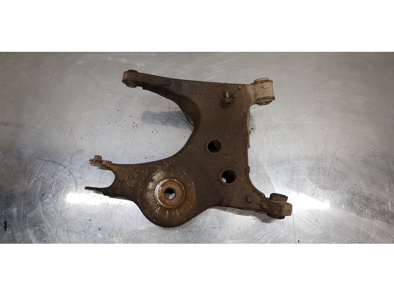Recambio de brazo suspension inferior trasero izquierdo para land rover range rover vogue referencia OEM IAM LR037696  