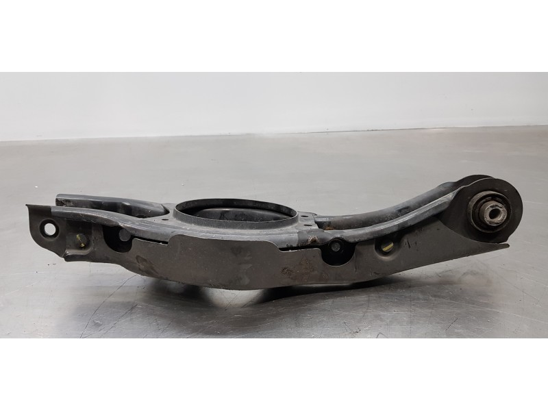 Recambio de brazo suspension inferior trasero derecho para hyundai tucson tecno sky referencia OEM IAM 55211N9050  