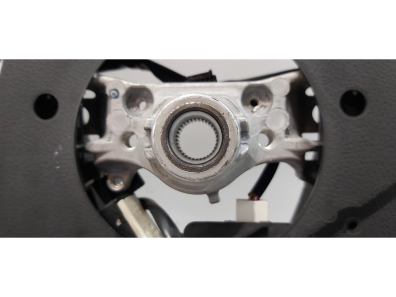 Recambio de volante para toyota avensis touring sports executive referencia OEM IAM 4510005A00C3  