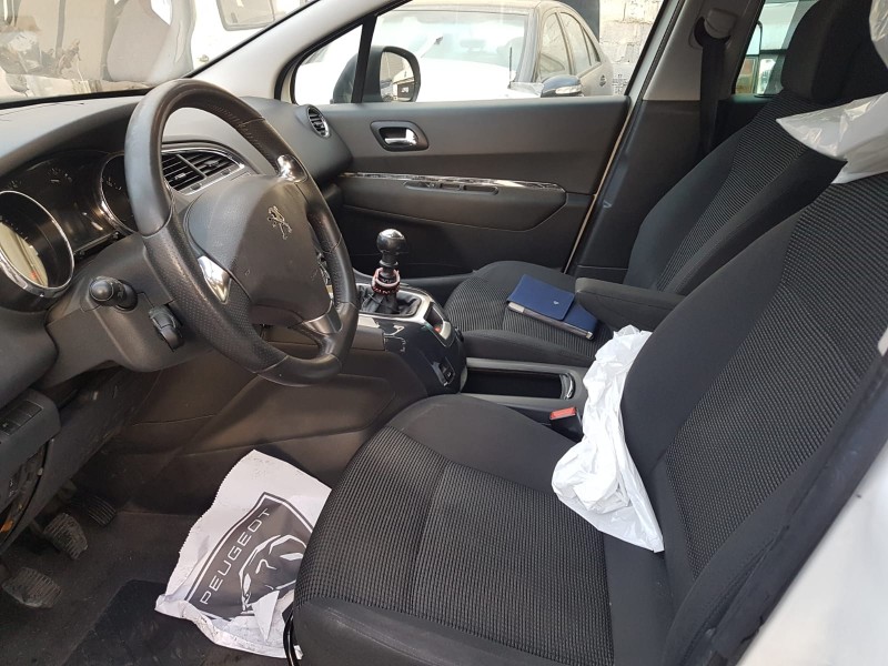 peugeot 5008 del año 2014