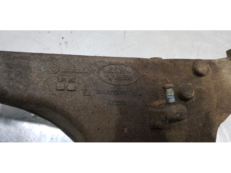 Recambio de brazo suspension inferior trasero izquierdo para land rover range rover vogue referencia OEM IAM LR037696  