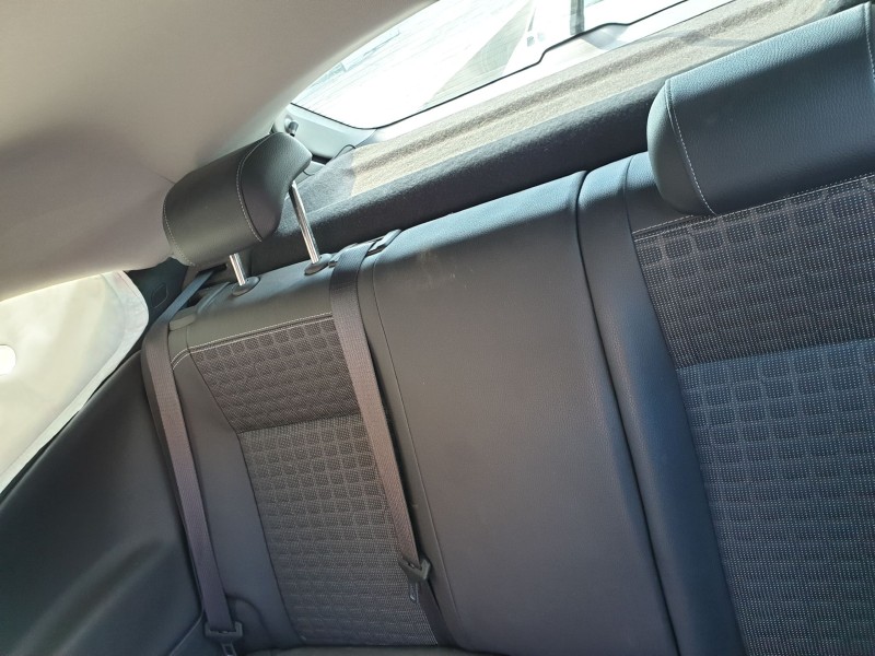 opel astra j gtc del año 2011