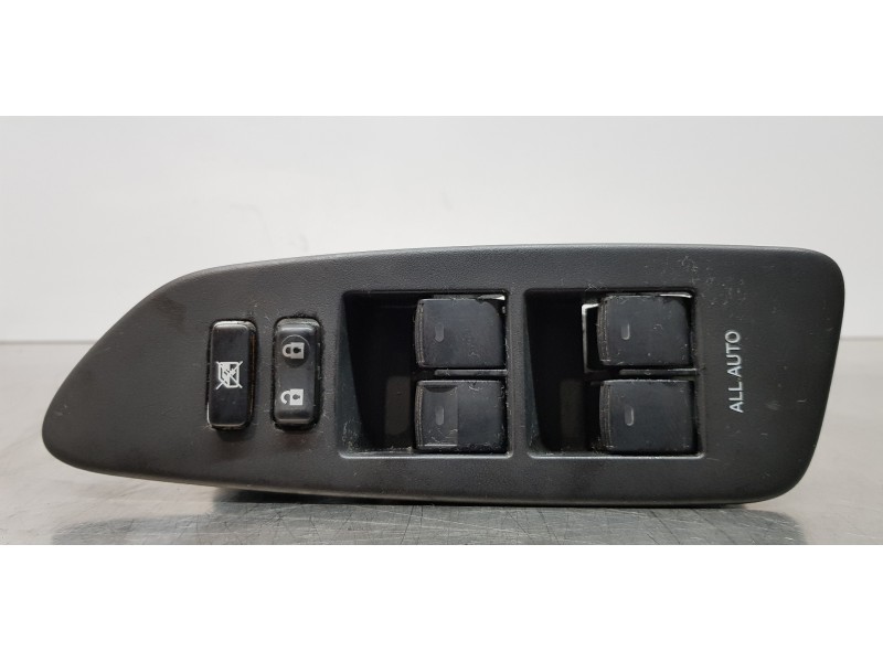 Recambio de mando elevalunas delantero izquierdo para toyota auris hybrid active referencia OEM IAM 8404002080  