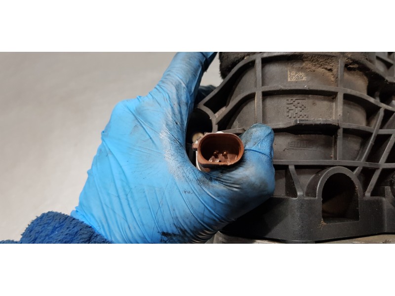 Recambio de soporte filtro aceite para volkswagen caddy ocio comfortline bmt referencia OEM IAM 03N115389A  