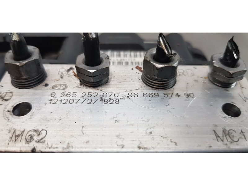 Recambio de abs para peugeot 308 cc (2009) basis referencia OEM IAM 9666957480   Recambio de abs para peugeot 308 cc (2009) basis referencia OEM IAM 9666957480