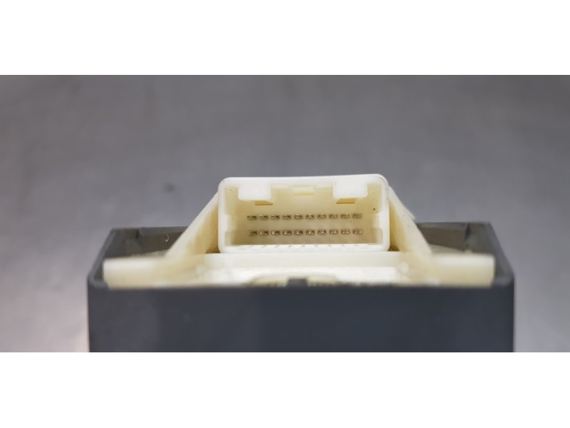 Recambio de mando elevalunas delantero izquierdo para toyota auris hybrid active referencia OEM IAM 8404002080  