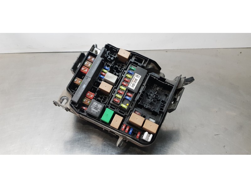 Recambio de caja reles / fusibles para hyundai i30 (gd) classic referencia OEM IAM 919513X160  