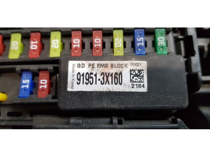 Recambio de caja reles / fusibles para hyundai i30 (gd) classic referencia OEM IAM 919513X160  