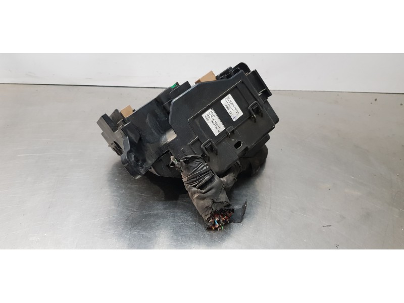 Recambio de caja reles / fusibles para hyundai i30 (gd) classic referencia OEM IAM 919513X160  