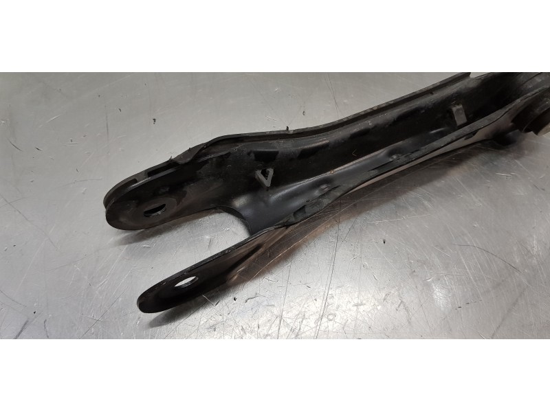 Recambio de brazo suspension inferior trasero derecho para hyundai tucson tecno sky referencia OEM IAM 55251N9050  