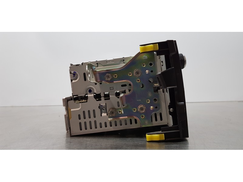Recambio de sistema audio / radio cd para toyota auris hybrid active referencia OEM IAM 8612002F50  