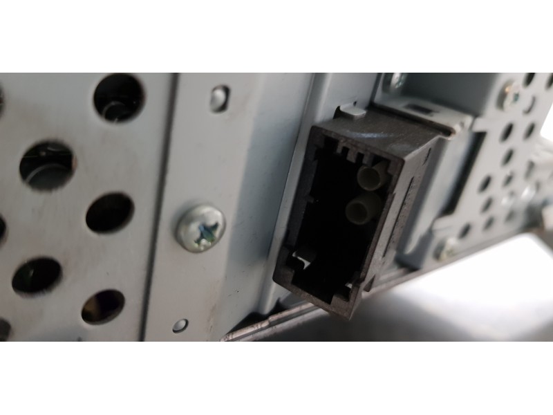 Recambio de pantalla multifuncion para land rover discovery v6 td hse referencia OEM IAM YIE500090  