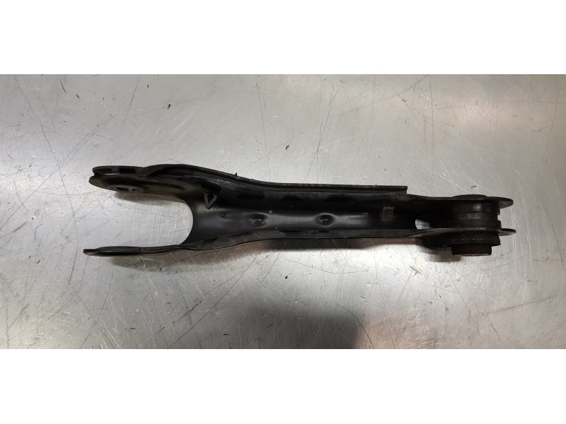 Recambio de brazo suspension inferior trasero derecho para hyundai tucson tecno sky referencia OEM IAM 55251N9050  
