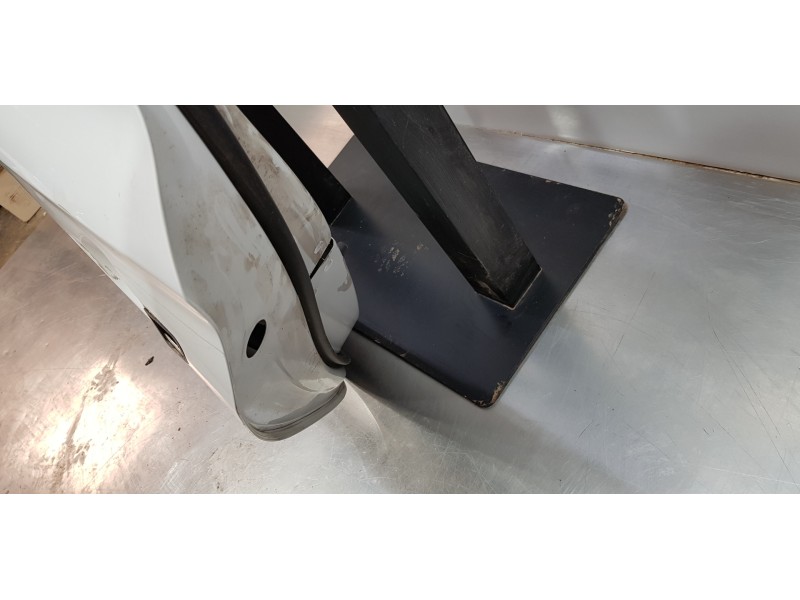 Recambio de puerta trasera izquierda para hyundai i30 fastback tecno referencia OEM IAM 77003G4700  