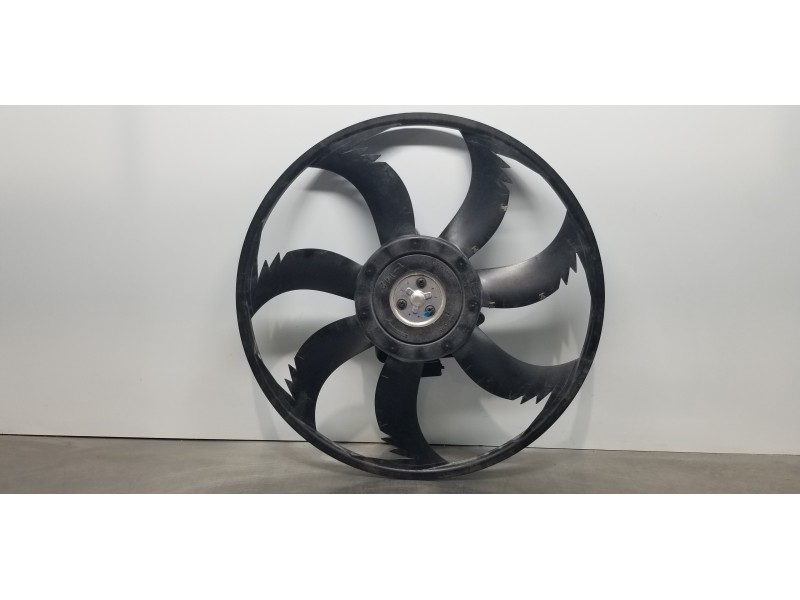 Recambio de electroventilador para toyota rav4 hybrid 4x2 advance referencia OEM IAM 1636025020 1636331500 