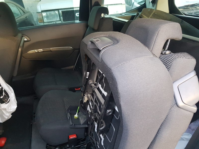 peugeot 5008 del año 2014