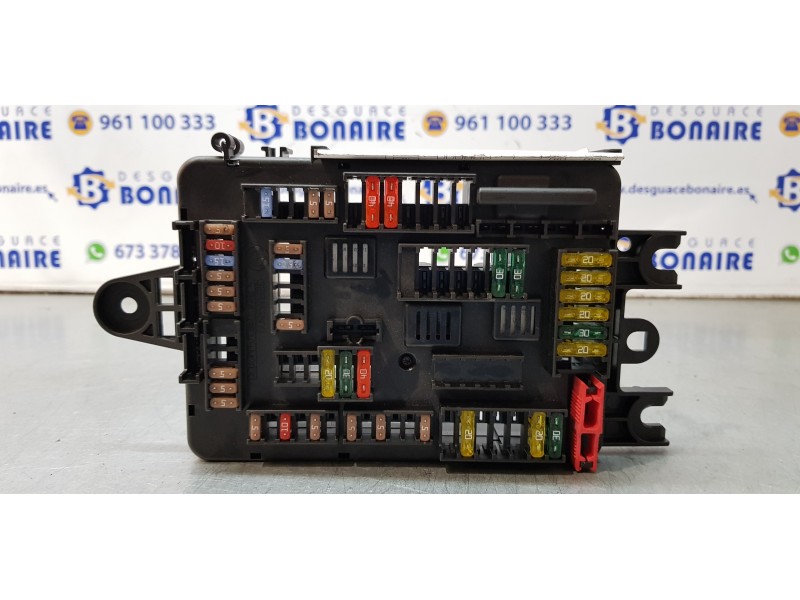 Recambio de caja reles / fusibles para bmw serie 1 lim. (f20) 116d efficientdynamics edition referencia OEM IAM 933788101  