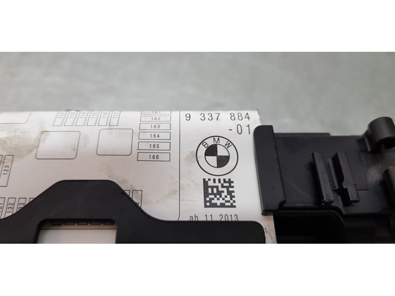 Recambio de caja reles / fusibles para bmw serie 1 lim. (f20) 116d efficientdynamics edition referencia OEM IAM 933788101  