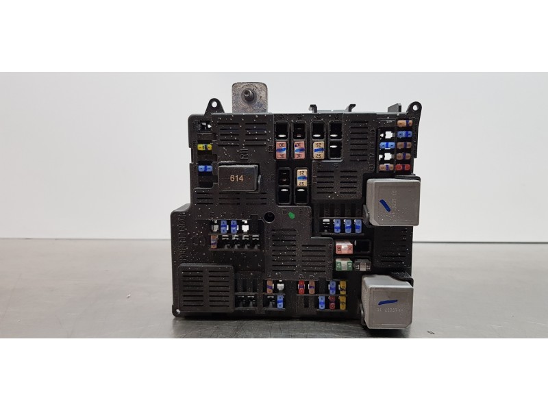 Recambio de caja reles / fusibles para volvo xc60 inscription awd referencia OEM IAM 32212298  