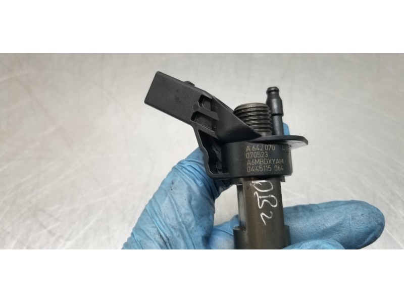 Recambio de inyector para mercedes clase r (w251) 320 cdi (251.022) referencia OEM IAM A6420701387 0445115064 