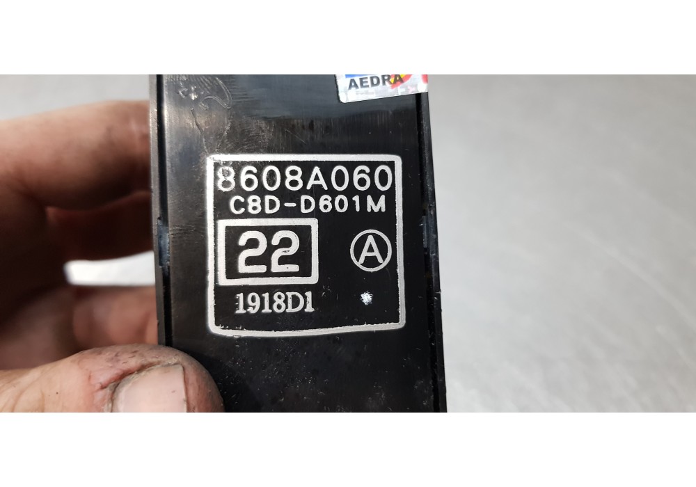 Recambio de mando elevalunas delantero izquierdo para mitsubishi outlander (cw0) 2.0 di-d invite referencia OEM IAM 8608A060   Recambio de mando elevalunas delantero izquierdo para mitsubishi outlander (cw0) 2.0 di-d invite referencia OEM IAM 8608A060