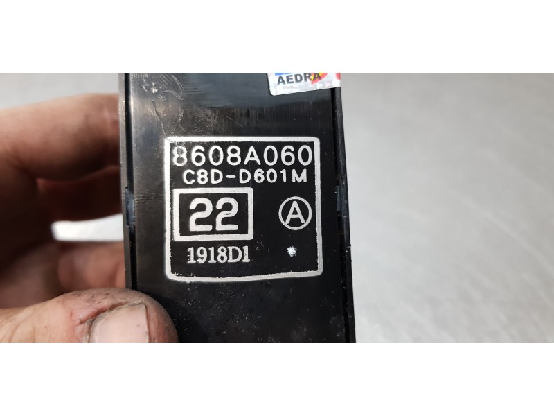 Recambio de mando elevalunas delantero izquierdo para mitsubishi outlander (cw0) 2.0 di-d invite referencia OEM IAM 8608A060   Recambio de mando elevalunas delantero izquierdo para mitsubishi outlander (cw0) 2.0 di-d invite referencia OEM IAM 8608A060