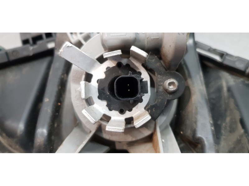 Recambio de faro antiniebla izquierdo para toyota rav4 hybrid 4x2 advance referencia OEM IAM 8122012240  