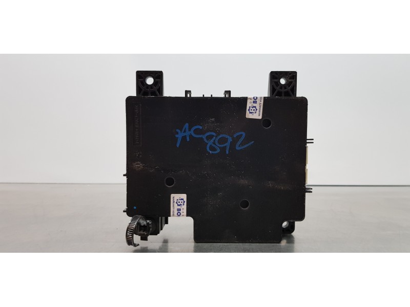 Recambio de caja reles / fusibles para mitsubishi outlander (cw0) motion 4wd referencia OEM IAM 8637A824   Recambio de caja reles / fusibles para mitsubishi outlander (cw0) motion 4wd referencia OEM IAM 8637A824