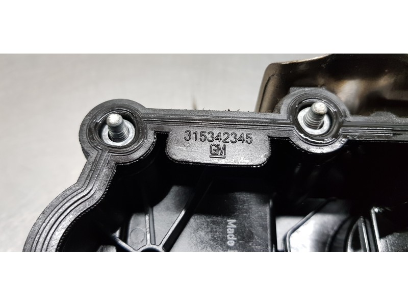 Recambio de tapa balancines para opel insignia berlina limousine referencia OEM IAM 55486867 55598449  Recambio de tapa balancines para opel insignia berlina limousine referencia OEM IAM 55486867 55598449